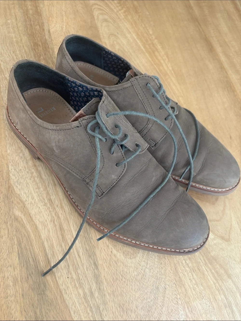Ben Sherman Men's Taupe Lace-Up Derby Shoes with Grey Laces